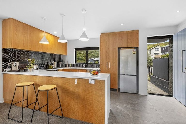 Photo of property in 16 Bee Lane, Whitby, Porirua, 5024