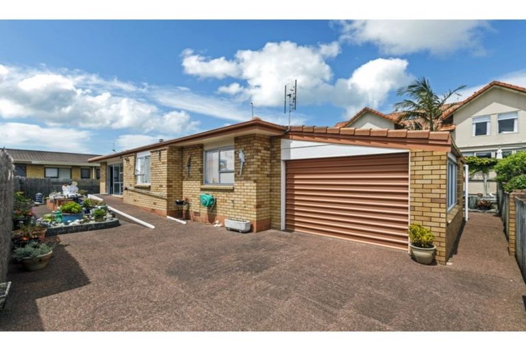 Photo of property in 23a Nukumea Common, Orewa, 0931