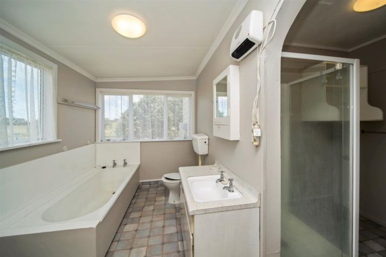 Photo of property in 39 Celia Street, Stratford, 4332