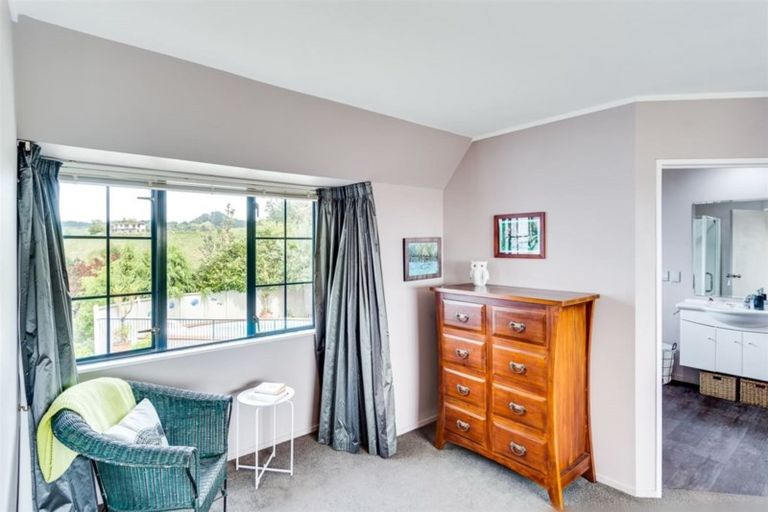 Photo of property in 39 Cumberland Rise, Taradale, Napier, 4112