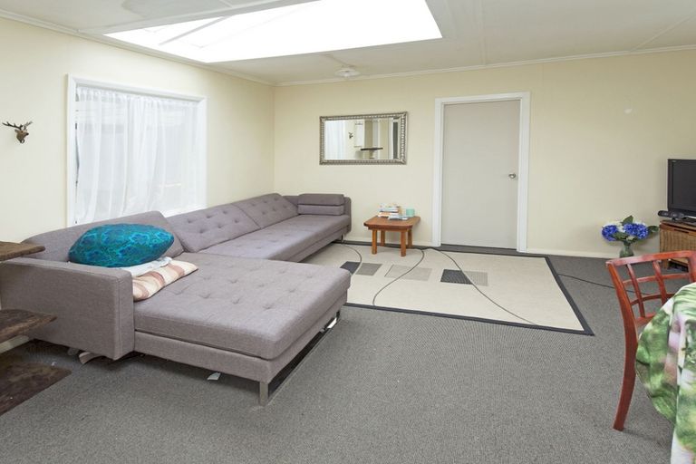 Photo of property in 1049 Whangaparaoa Road, Tindalls Beach, Whangaparaoa, 0930