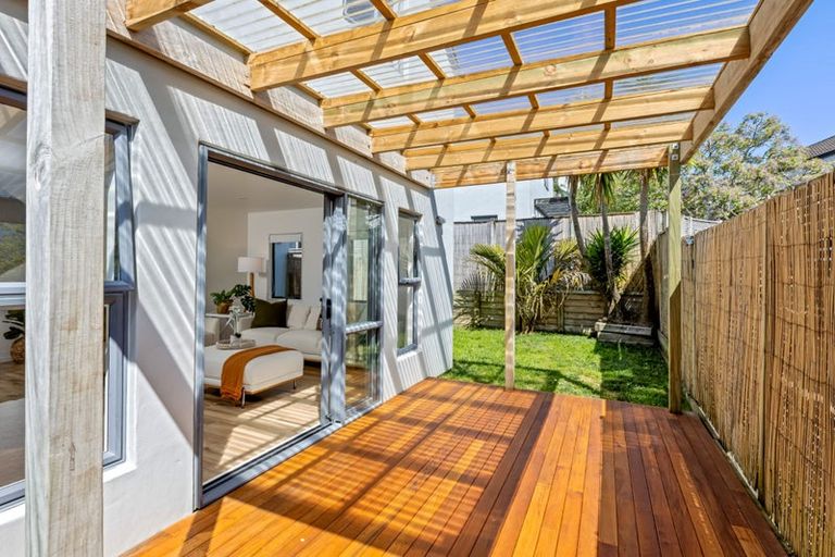 Photo of property in 4/48 Schnapper Rock Road, Schnapper Rock, Auckland, 0632