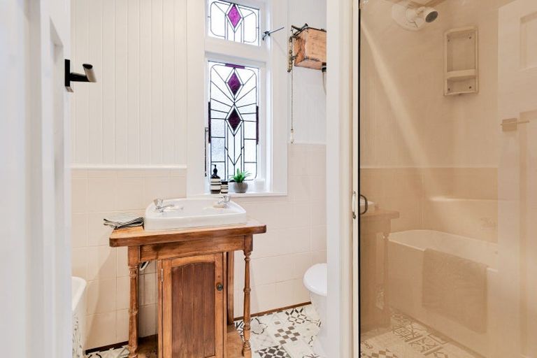 Photo of property in 36 Stone Street, Miramar, Wellington, 6022