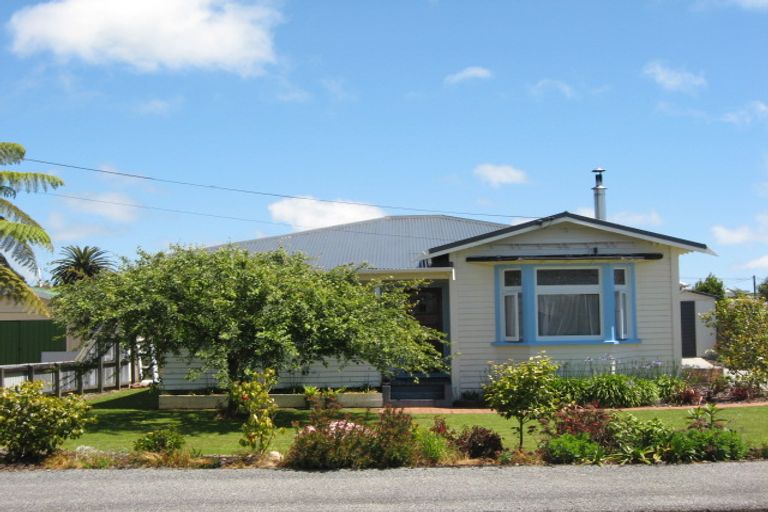 Photo of property in 96 Derby Street, Westport, 7825