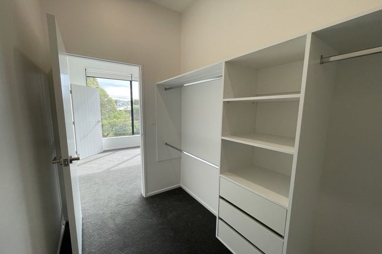 Photo of property in 5 Merton Avenue, Glenfield, Auckland, 0627