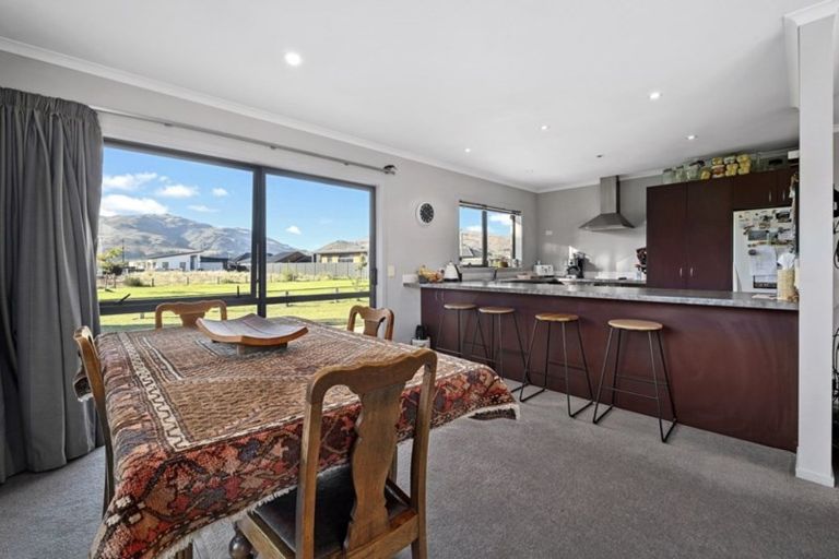 Photo of property in 5 Crabbe Place, Cromwell, 9310