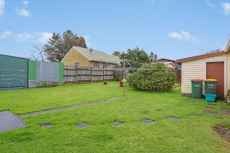 Photo of property in 82 Marne Road, Papakura, 2110