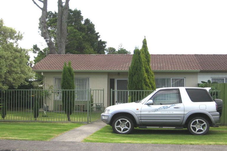 Photo of property in 3/1 Tawa Road, Te Atatu Peninsula, Auckland, 0610