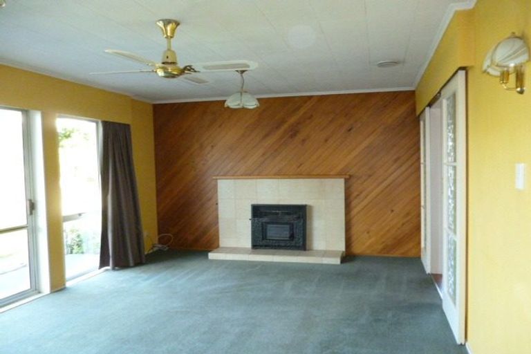 Photo of property in 17 Gebbie Road, Taradale, Napier, 4112
