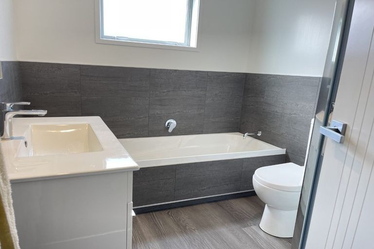 Photo of property in 6b Kirk Street, Waiuku, 2123