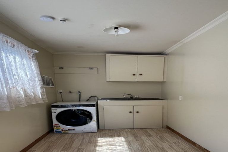 Photo of property in 16 Arahanga Grove, Maupuia, Wellington, 6022