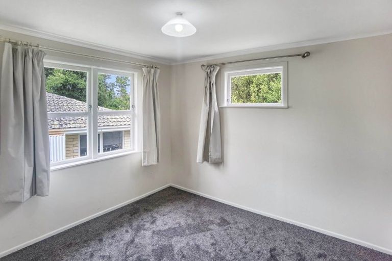 Photo of property in 26 Sovereign Place, Glenfield, Auckland, 0629