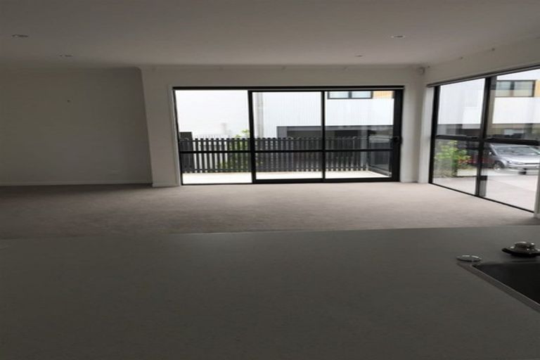 Photo of property in 4 Pheasant Lane, Hobsonville, Auckland, 0616