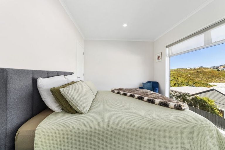 Photo of property in 35 Cresswell Place, Johnsonville, Wellington, 6037