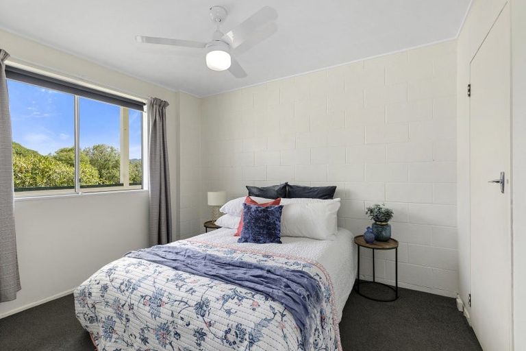 Photo of property in 8/19 Pirie Crescent, Moera, Lower Hutt, 5010
