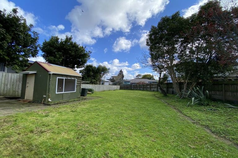 Photo of property in 5 Harrington Road, Henderson, Auckland, 0610