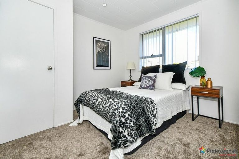 Photo of property in 2 Serrano Place, Clover Park, Auckland, 2023