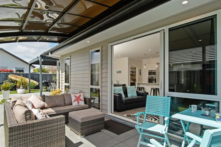 Photo of property in 77 Sandhurst Drive, Papamoa Beach, Papamoa, 3118