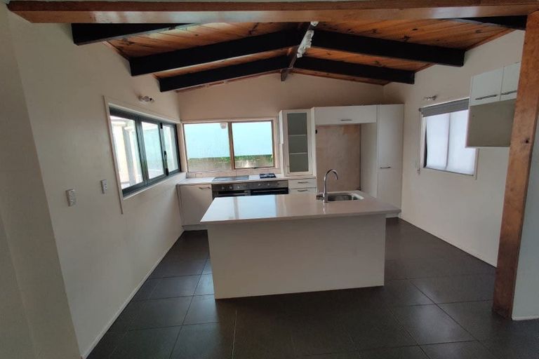 Photo of property in 31 Leaver Place, Weymouth, Auckland, 2103