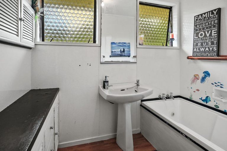 Photo of property in 106 Waikiekie Road, Thames, 3500