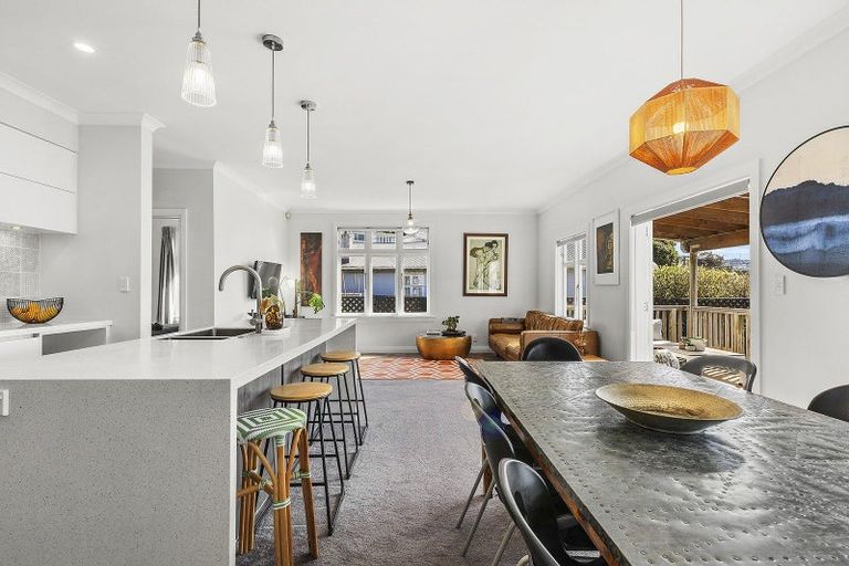 Photo of property in 3 Endeavour Street, Lyall Bay, Wellington, 6022