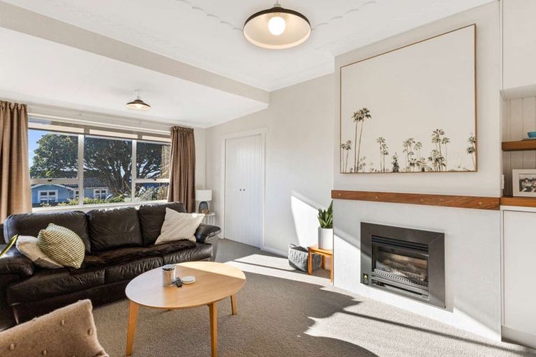 Photo of property in 9 Selwyn Street, Lower Vogeltown, New Plymouth, 4310