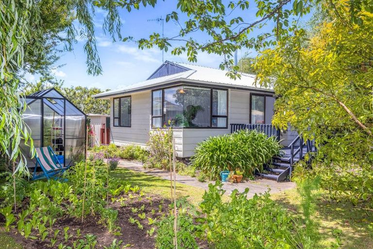 Photo of property in 20 Linwood Drive, Paraparaumu, 5032