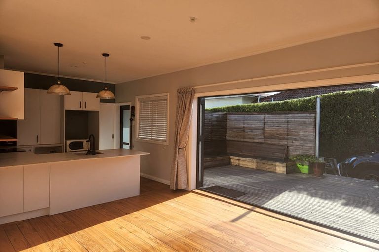 Photo of property in 20 Humphrey Kemp Avenue, Henderson, Auckland, 0612