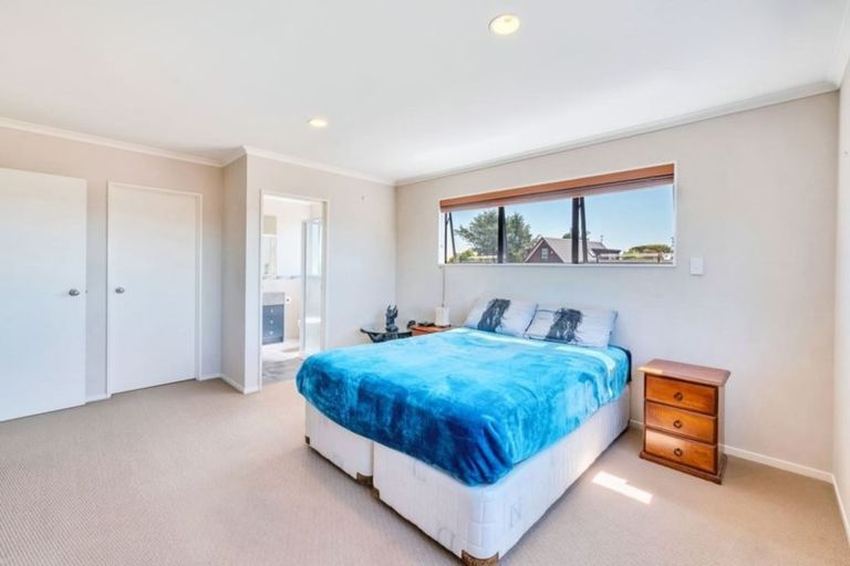 Photo of property in 19 Ashkirk Place, Wattle Downs, Auckland, 2103