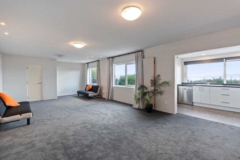 Photo of property in 5 Rangiuru Road, Mahina Bay, Lower Hutt, 5013
