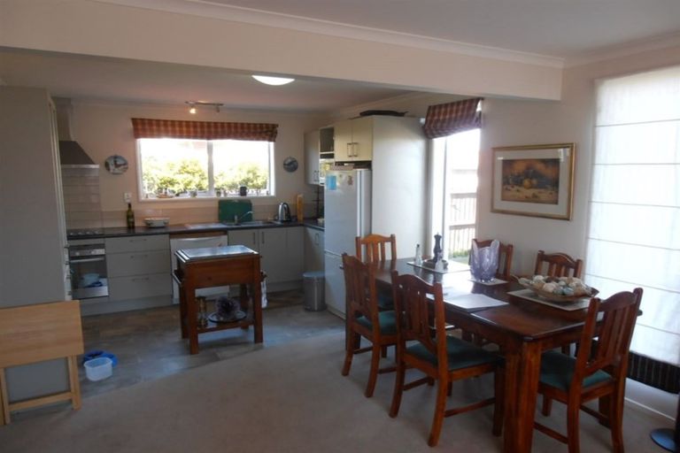 Photo of property in 18 Heaphy Place, Casebrook, Christchurch, 8051