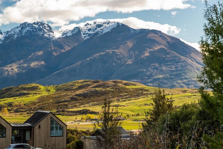 Photo of property in 9 Mckellar Drive, Jacks Point, Queenstown, 9371
