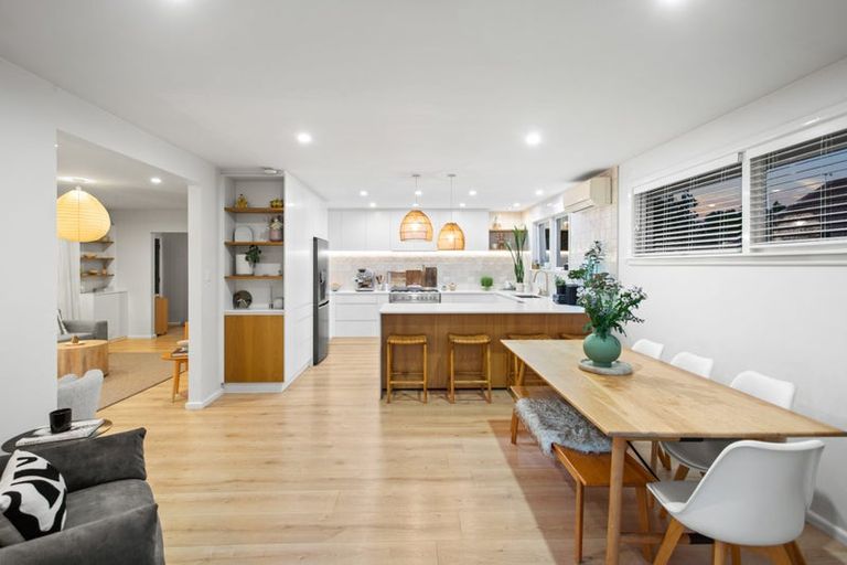 Photo of property in 21 Woodstock Place, Russley, Christchurch, 8042