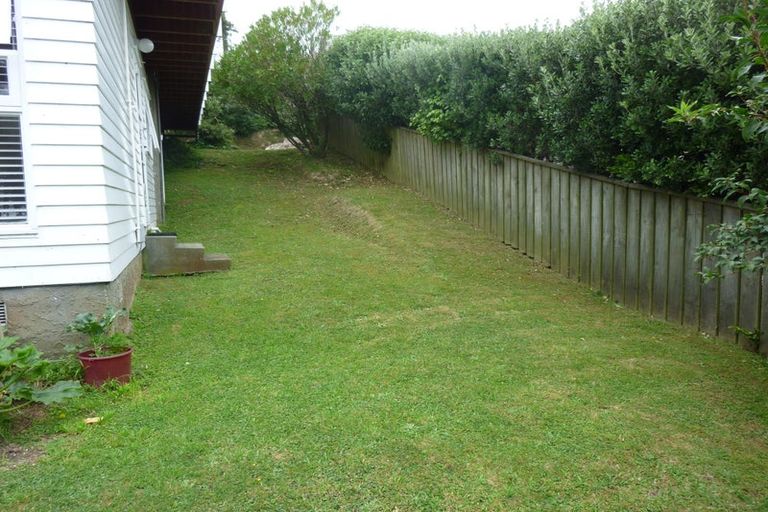 Photo of property in 2/17 Huntingdon Street, Northland, Wellington, 6012