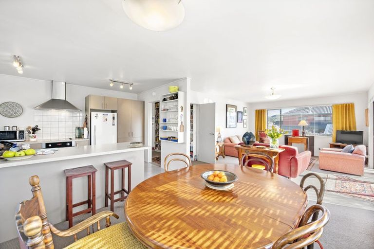 Photo of property in 74a Beauchamp Street, Karori, Wellington, 6012