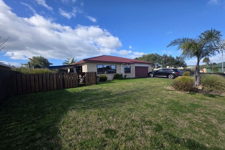 Photo of property in 16 Romana Crescent, Papamoa Beach, Papamoa, 3118