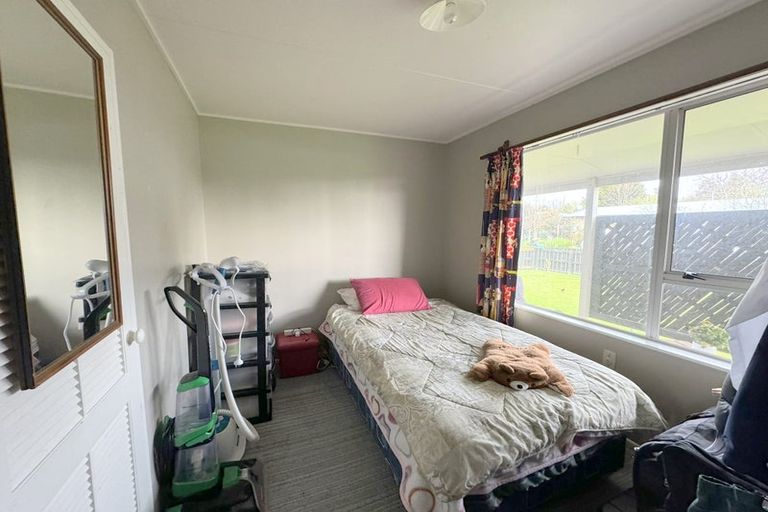 Photo of property in 3 Latham Stubbs Crescent, Waipawa, 4210