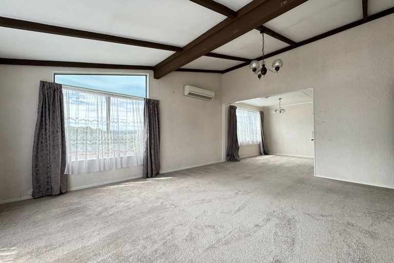 Photo of property in 43 Cortina Avenue, Johnsonville, Wellington, 6037