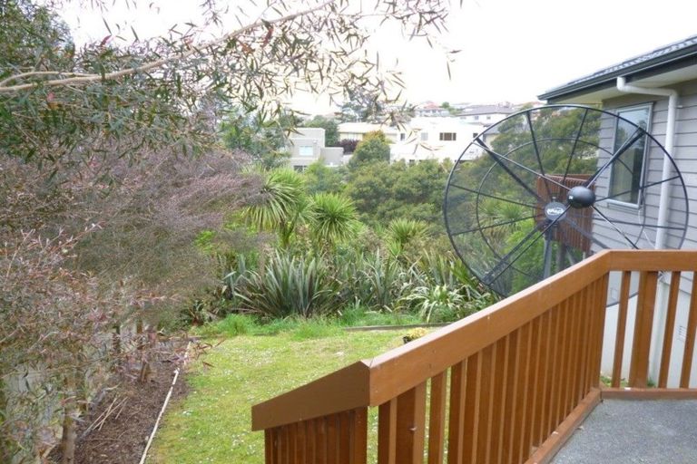 Photo of property in 18 Spoonbill Place, Unsworth Heights, Auckland, 0632