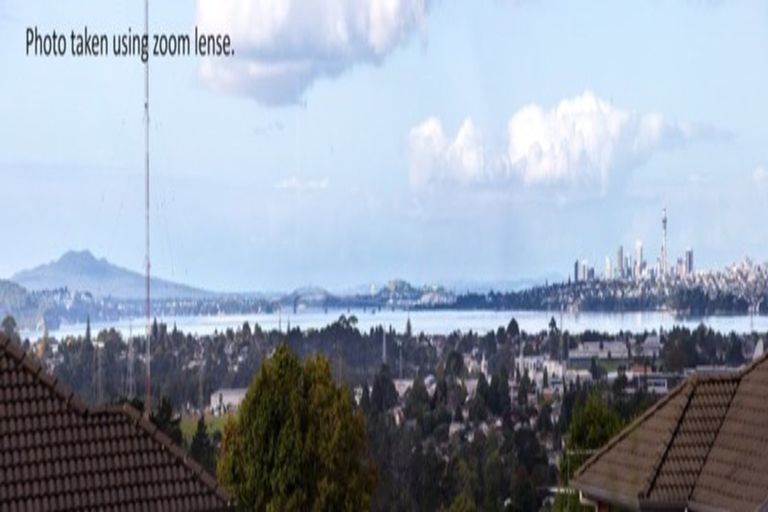 Photo of property in 17 Gordon Stanley Drive, Massey, Auckland, 0614