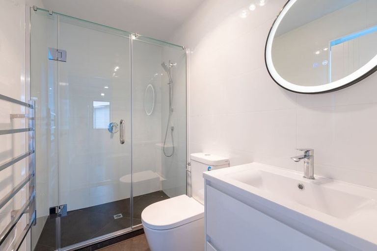 Photo of property in 29 Toanui Road, Hobsonville, Auckland, 0616