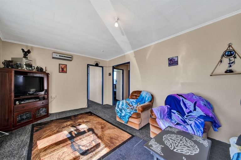 Photo of property in 1/15 Rimu Street, New Lynn, Auckland, 0600