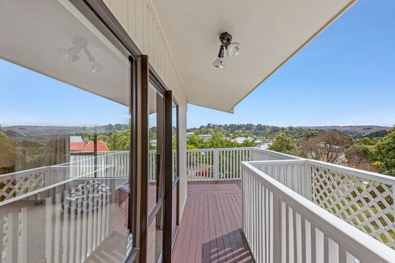 Photo of property in 16 Transom Close, Whitby, Porirua, 5024