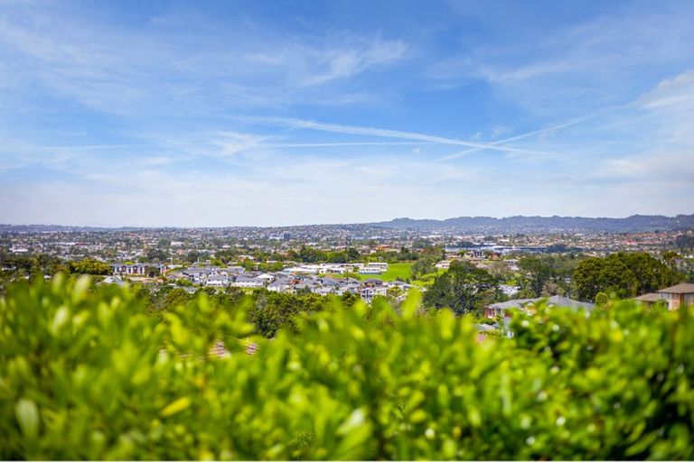 Photo of property in 1/262 Don Buck Road, Massey, Auckland, 0614