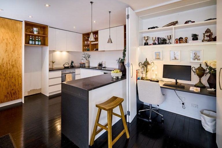 Photo of property in 3 Surrey Street, Tawa, Wellington, 5028