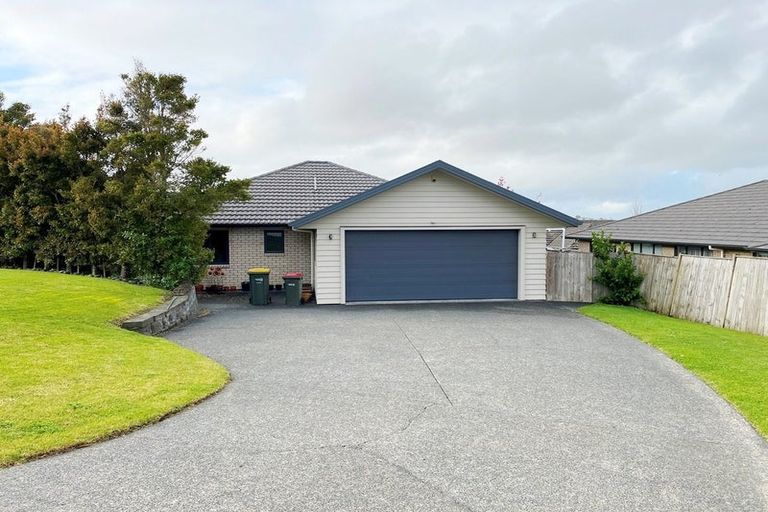 Photo of property in 6 Mcwhirters Farm Lane, Massey, Auckland, 0614