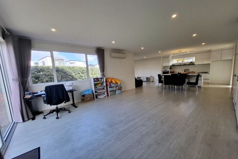Photo of property in 27c Westgate Drive, Westgate, Auckland, 0614