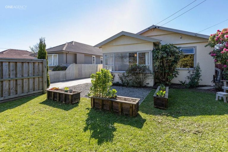 Photo of property in 70 Sylvan Street, Hillmorton, Christchurch, 8024