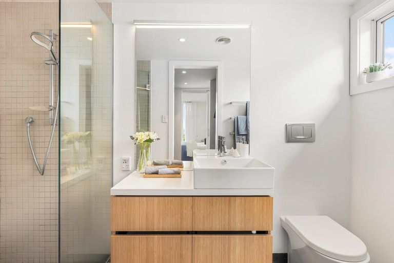 Photo of property in 7 Bowes Crescent, Strathmore Park, Wellington, 6022