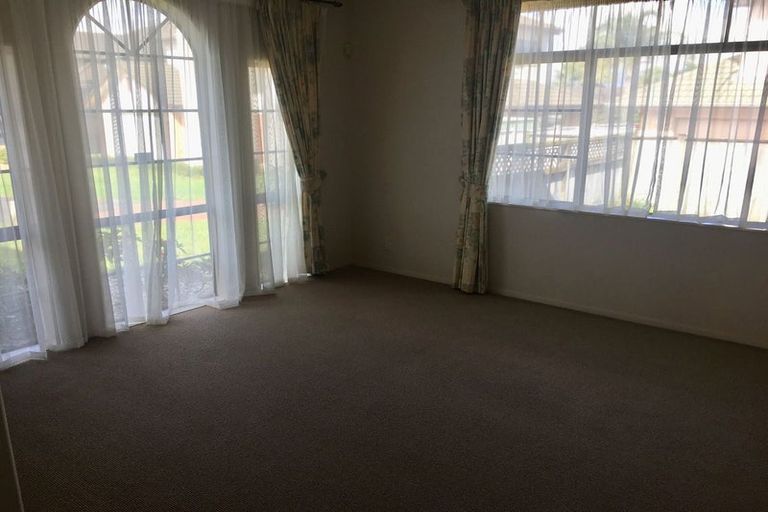 Photo of property in 31 Heyington Way, East Tamaki Heights, Auckland, 2016